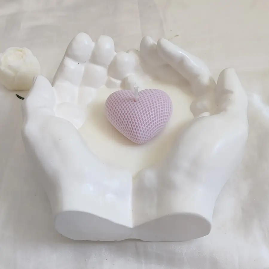 bougie heartful hand bougie heartful hand