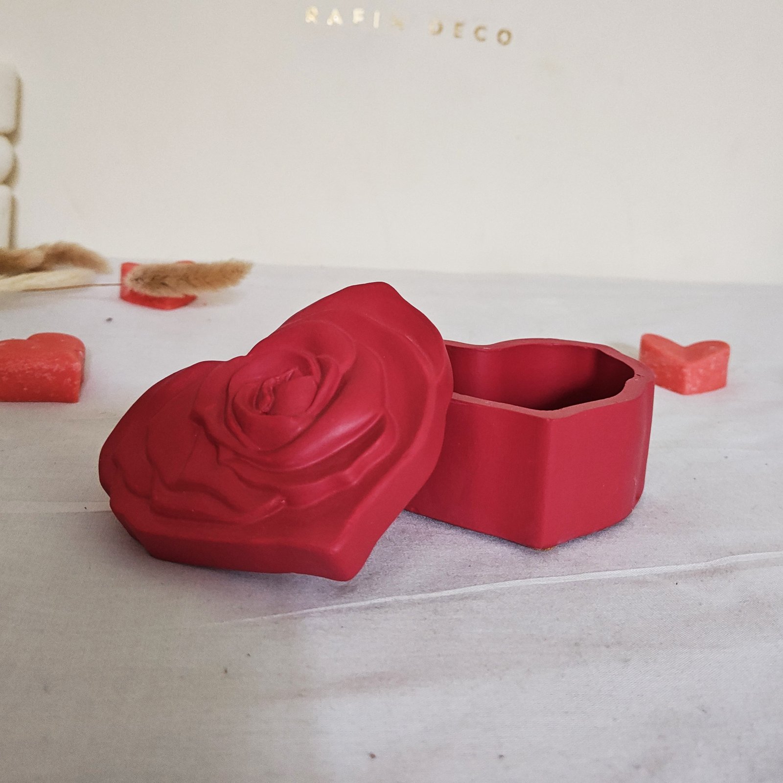 boite hearted flower boite hearted flower