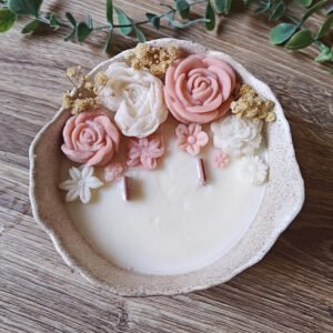 bougie flowery hand (copie)